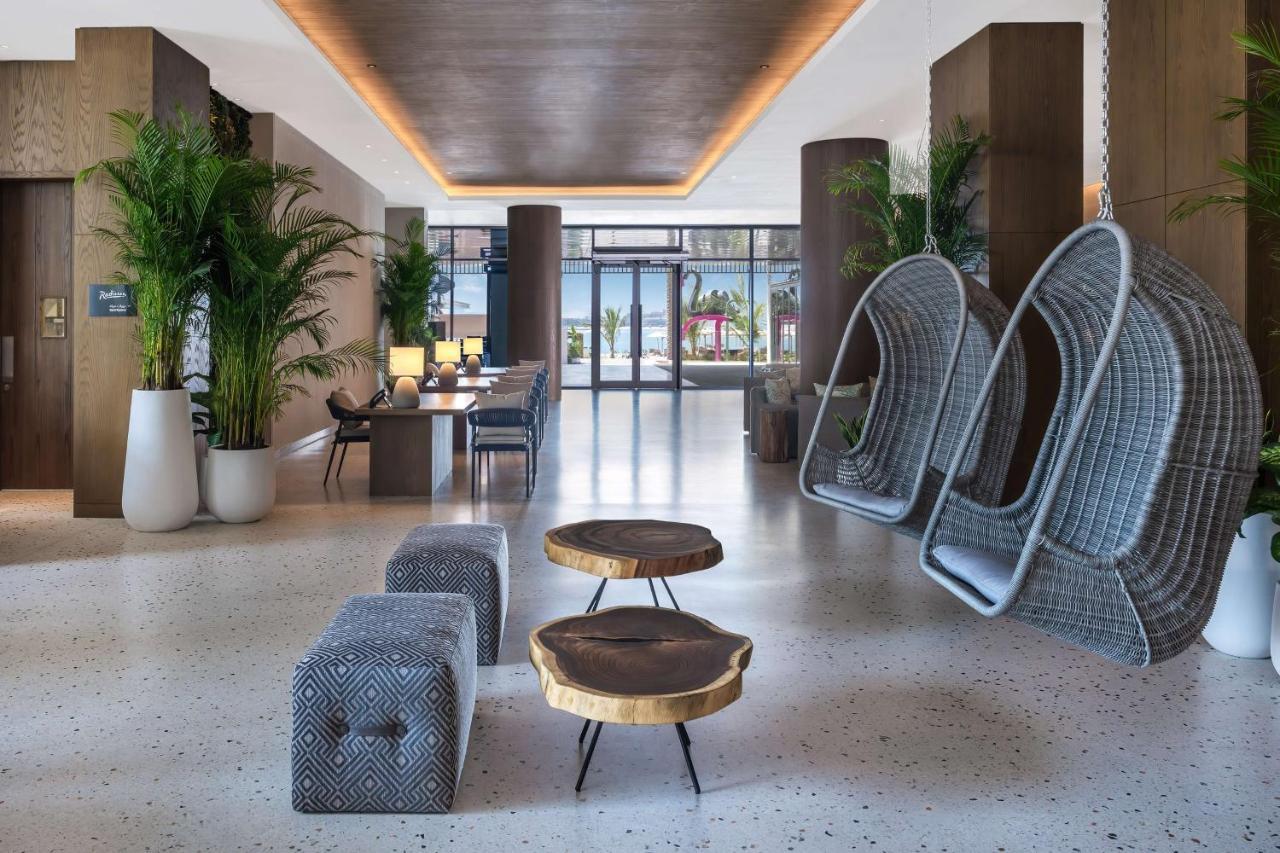 Radisson Beach Resort Palm Jumeirah Dubai Exterior foto