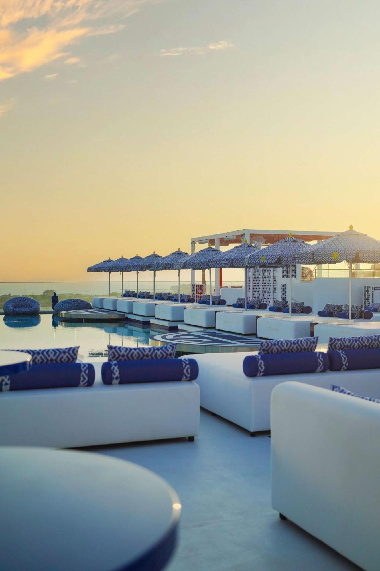 Radisson Beach Resort Palm Jumeirah Dubai Exterior foto